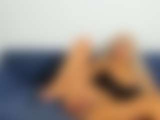 BlueEyesDesire's Live Sex Cam Show