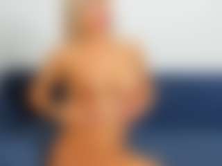 BlueEyesDesire's Live Sex Cam Show