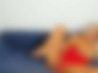 Live cam show with BlueEyesDesire - Mature on AdultVida.com