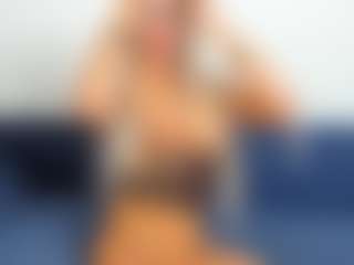 BlueEyesDesire's Live Sex Cam Show