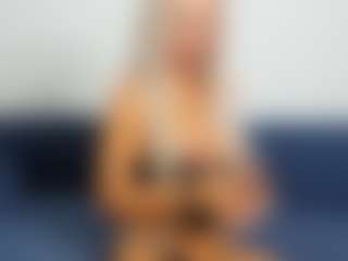 BlueEyesDesire's Live Sex Cam Show