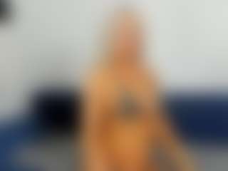 Live cam show with BlueEyesDesire - Smoking on Hubzter Live