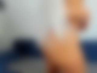 BlueEyesDesire's Live Sex Cam Show
