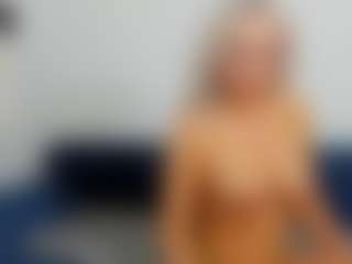 BlueEyesDesire's Live Sex Cam Show