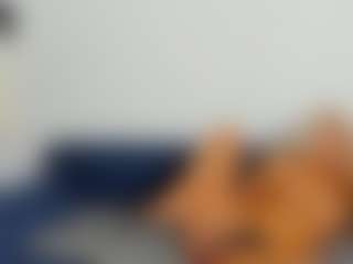 Live cam show with BlueEyesDesire - Flashing on Dolls Live