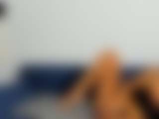BlueEyesDesire's Live Sex Cam Show