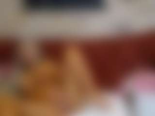 Live cam show with BlueEyesDesire - Striptease on Camsoda