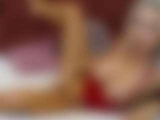 Live cam show with BlueEyesDesire - Shaved Pussy Mature on TastyBlacksLive