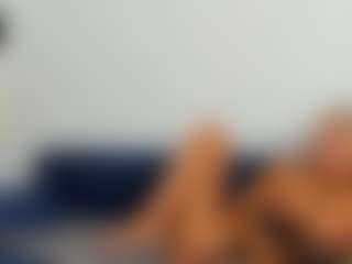 BlueEyesDesire's Live Sex Cam Show