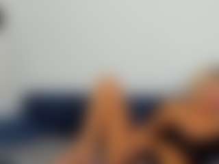 BlueEyesDesire's Live Sex Cam Show