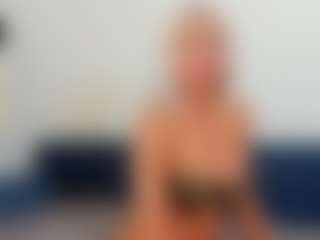 Live cam show with BlueEyesDesire - Sexy on Dare Cams
