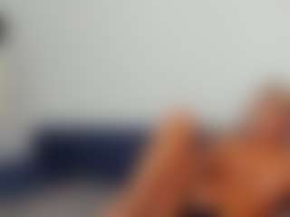 Live cam show with BlueEyesDesire - Blue Eyes on livesuperchat.net