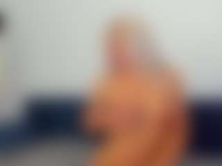 BlueEyesDesire's Live Sex Cam Show