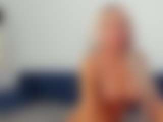 BlueEyesDesire's Live Sex Cam Show