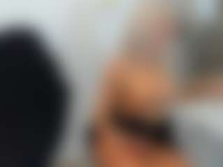 Live cam show with BlueEyesDesire - Middle Aged on CamwithHer