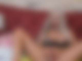 BlueEyesDesire's Live Sex Cam Show