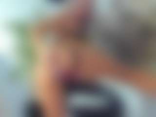 BlueEyesDesire's Live Sex Cam Show