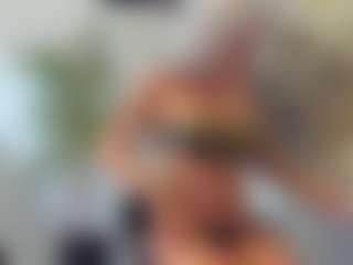 BlueEyesDesire's Live Sex Cam Show
