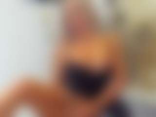 Live cam show with BlueEyesDesire - Blue Eyes on CamwithHer