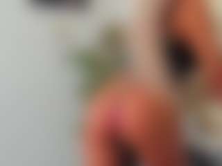 Live cam show with BlueEyesDesire - Fingering on Gym Cam Girls