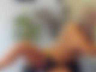 BlueEyesDesire's Live Sex Cam Show
