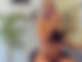 Live cam show with BlueEyesDesire - Solo on Camming Site