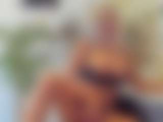 BlueEyesDesire's Live Sex Cam Show