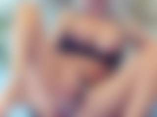 BlueEyesDesire's Live Sex Cam Show
