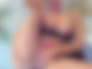 BlueEyesDesire's Live Sex Cam Show