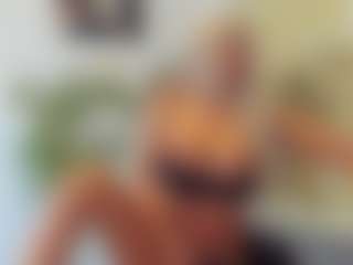 Live cam show with BlueEyesDesire - Deepthroat on madthumbs