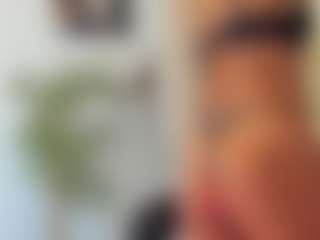 Live cam show with BlueEyesDesire - Flashing on madthumbs