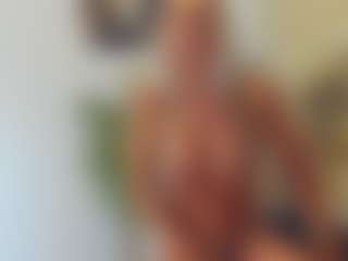 BlueEyesDesire's Live Sex Cam Show