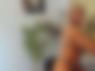 BlueEyesDesire's Live Sex Cam Show