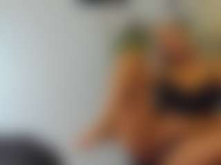 Live cam show with BlueEyesDesire - Spy Mature on Camsoda