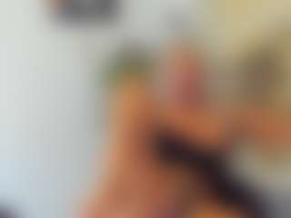 Live cam show with BlueEyesDesire - Blue Eyes on Camsoda