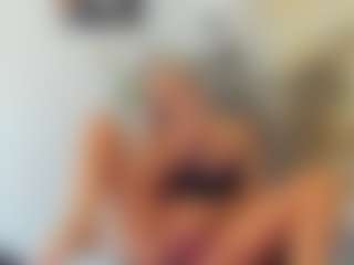 BlueEyesDesire's Live Sex Cam Show