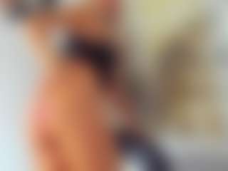 BlueEyesDesire's Live Sex Cam Show