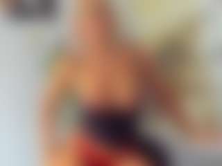 BlueEyesDesire's Live Sex Cam Show
