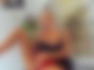 BlueEyesDesire's Live Sex Cam Show