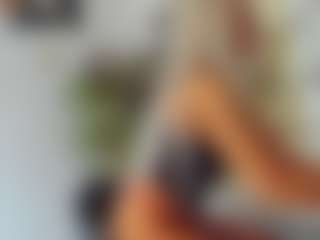 BlueEyesDesire's Live Sex Cam Show