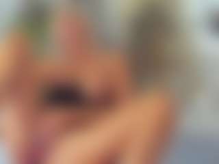 BlueEyesDesire's Live Sex Cam Show