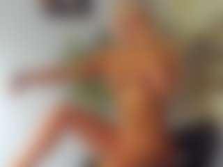 BlueEyesDesire's Live Sex Cam Show