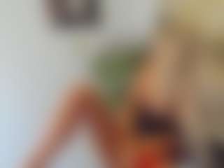 BlueEyesDesire's Live Sex Cam Show