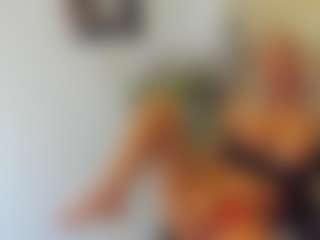 BlueEyesDesire's Live Sex Cam Show