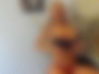 BlueEyesDesire's Live Sex Cam Show