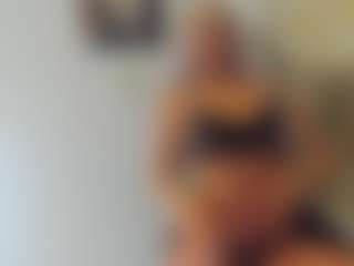 BlueEyesDesire's Live Sex Cam Show