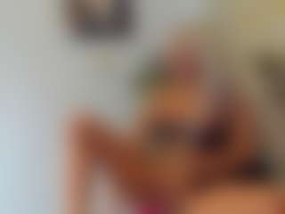 BlueEyesDesire's Live Sex Cam Show