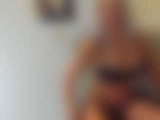 BlueEyesDesire's Live Sex Cam Show
