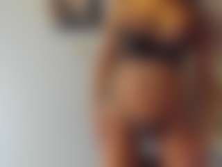 BlueEyesDesire's Live Sex Cam Show