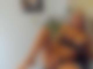 BlueEyesDesire's Live Sex Cam Show